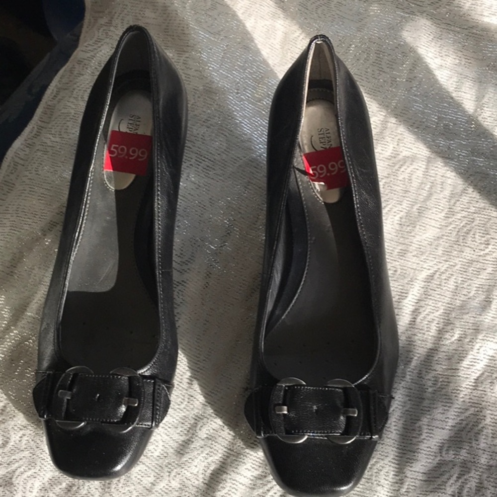 Alfani brand black pumps. Size 6 1/2. NWOT